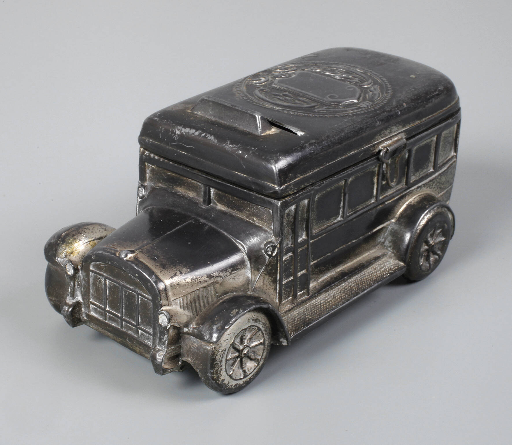 Spardose als Oldtimerbus