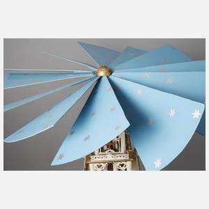 Große Pyramide als Kirchturm