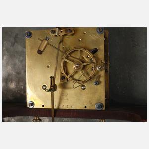 Feine Jugendstilwanduhr