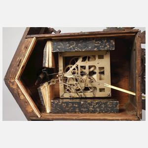 Kuckucksuhr mit Automat