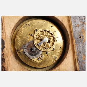 Klassizistische Wanduhr