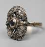 Historischer Damenring mit Saphir und Diamanten