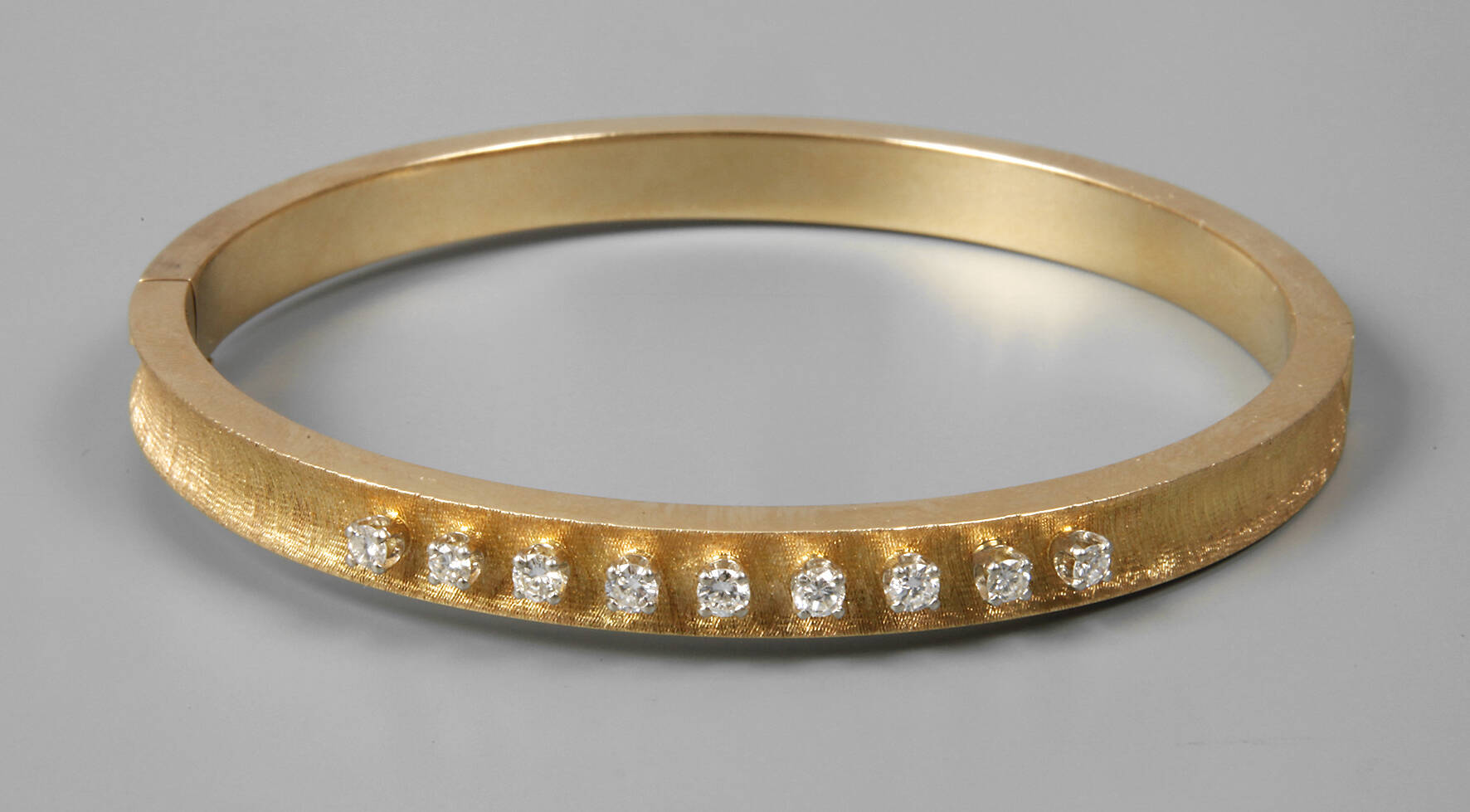 Armreif mit Brillanten