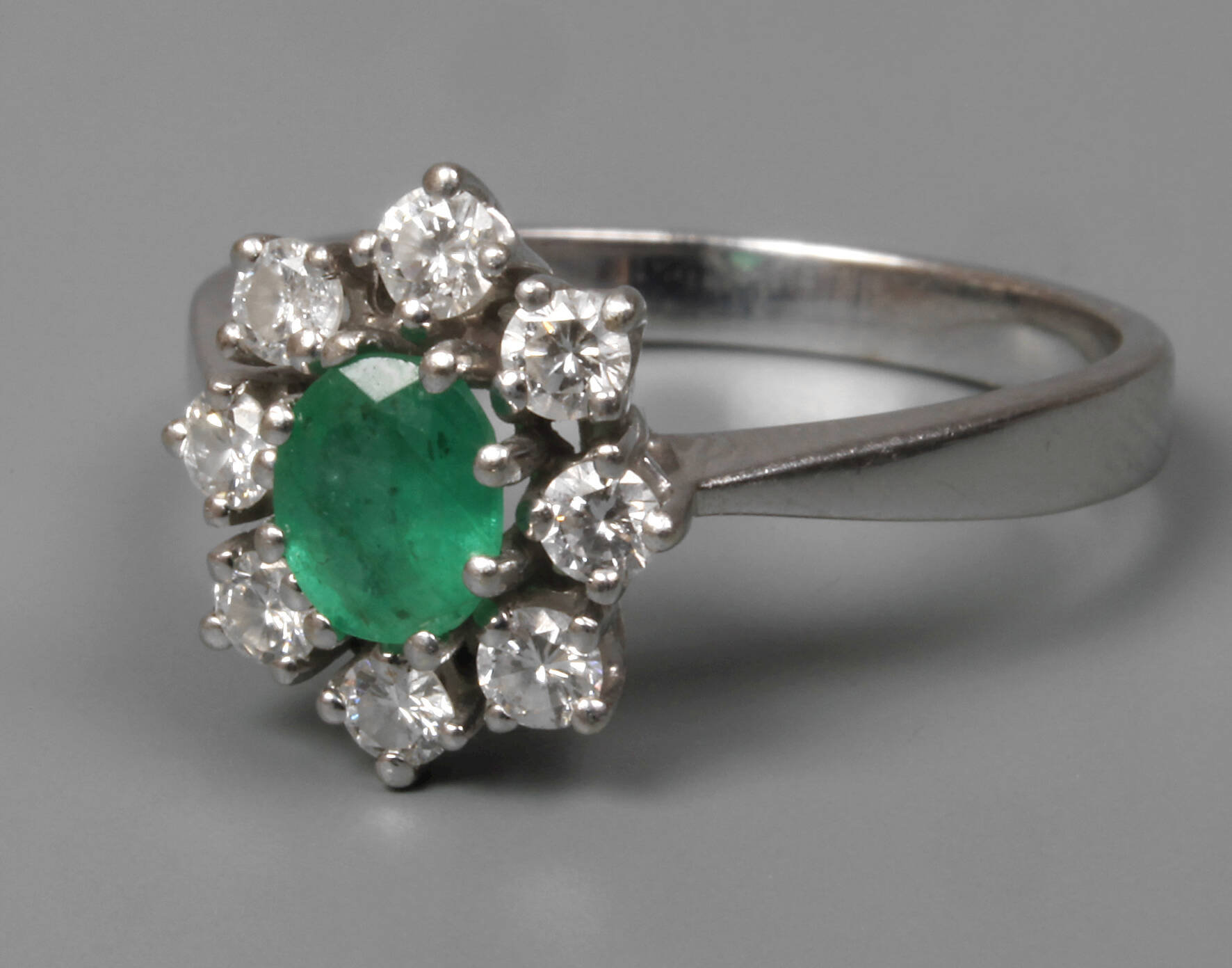 Damenring mit Smaragd