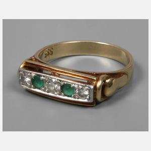 Damenring mit Smaragden und Brillanten