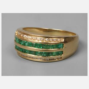 Damenring mit Smaragden und Diamanten