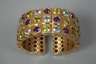 Armspange mit Steinbesatz