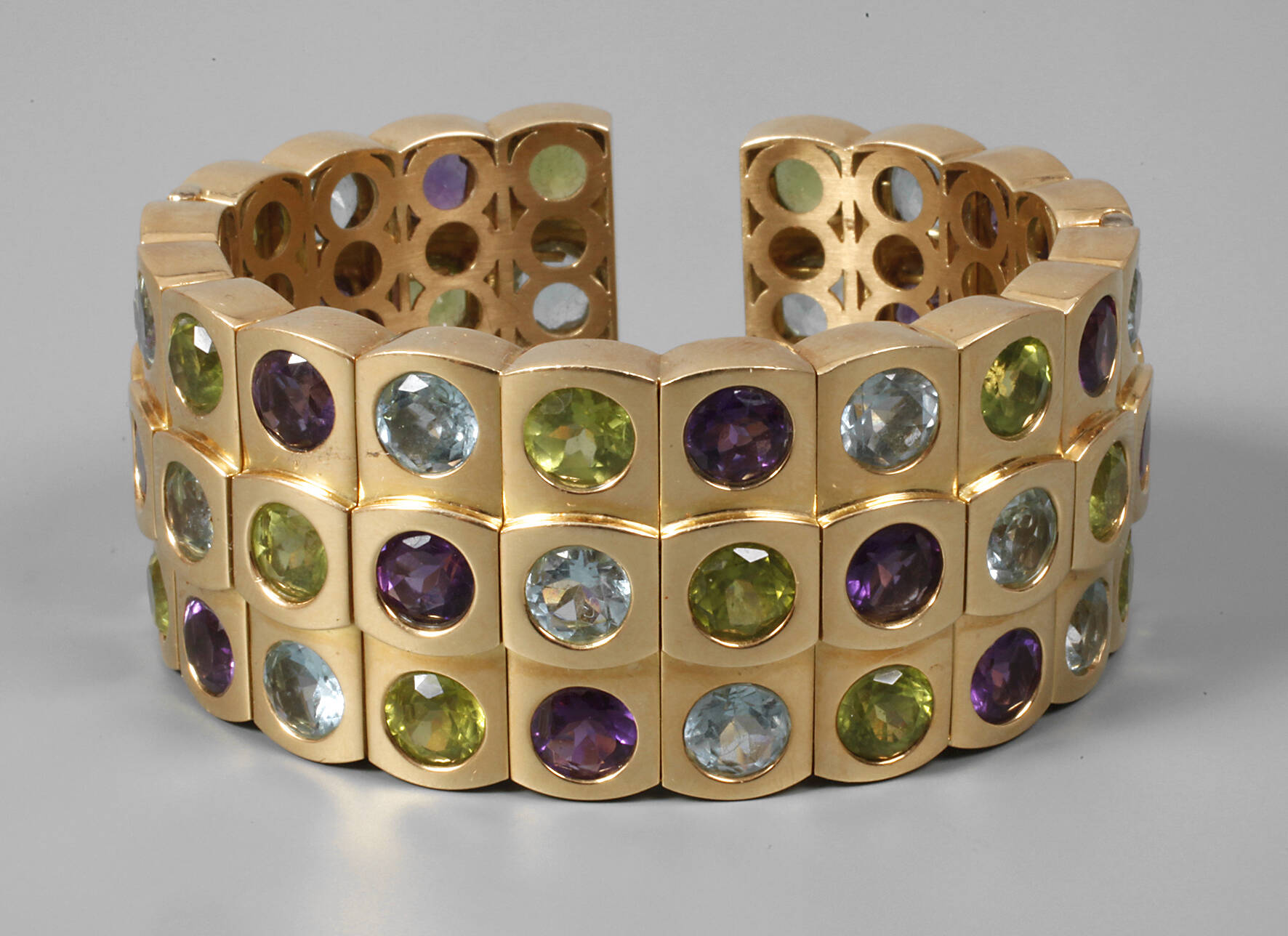 Armspange mit Steinbesatz