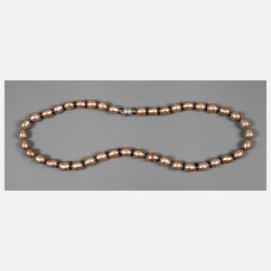 Perlenkette in Cognac