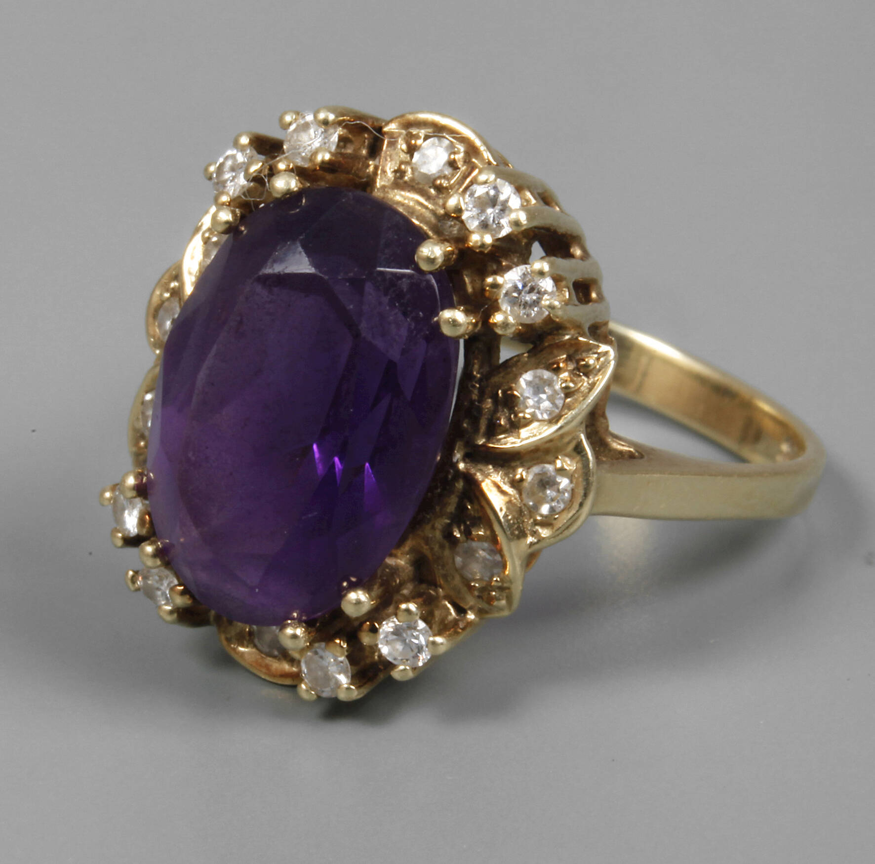 Damenring mit Amethyst