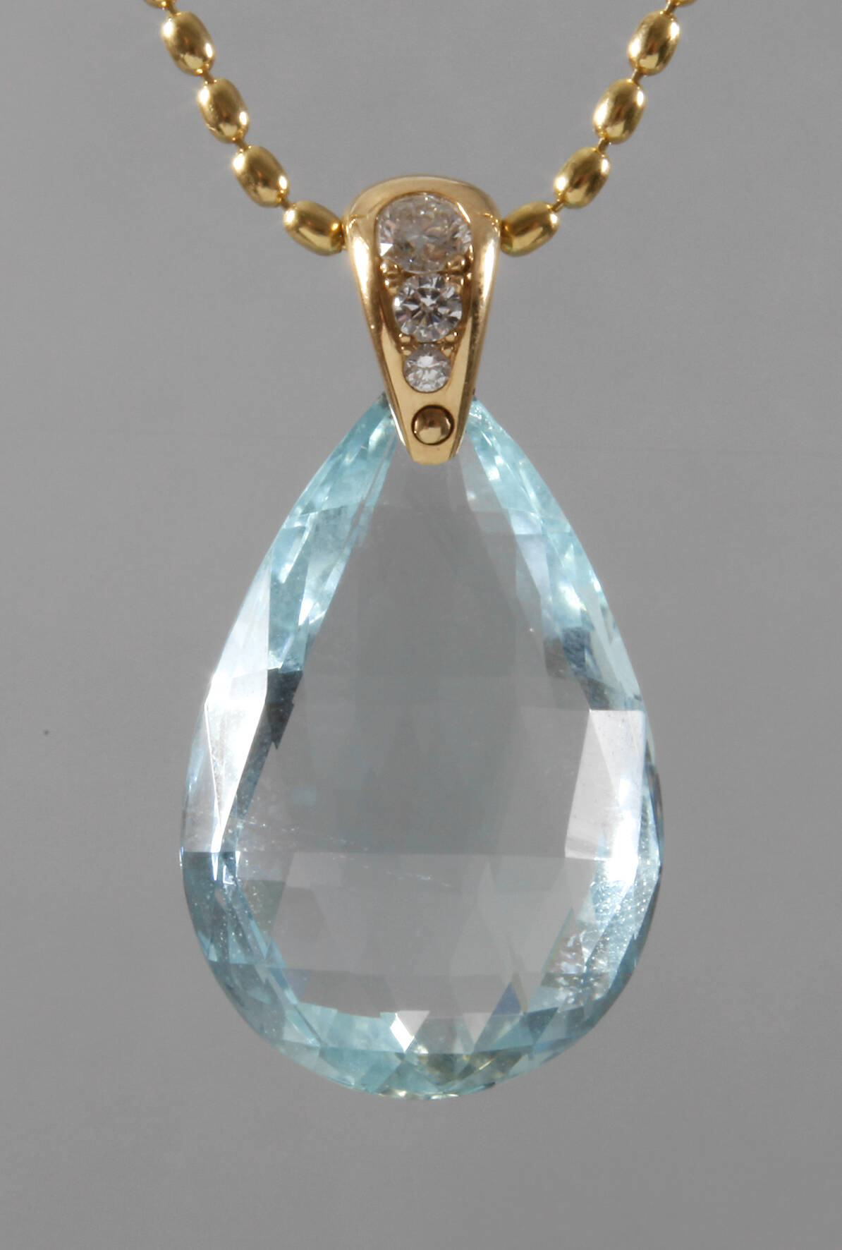 Anhänger mit feiner Aquamarinbriolette