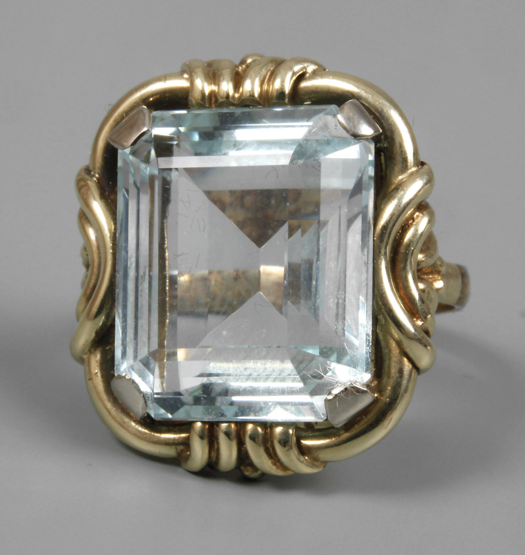 Damenring mit Aquamarin