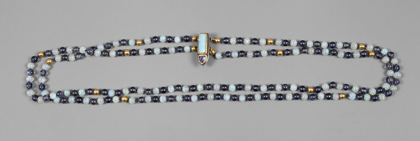 Designcollier mit Edelopal