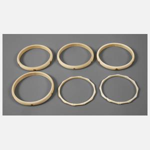 Sechs Elfenbein-Armreife