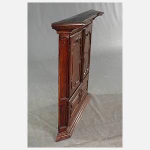 Barocker Wandschrank