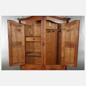 Barocker Kleider-/Wäscheschrank