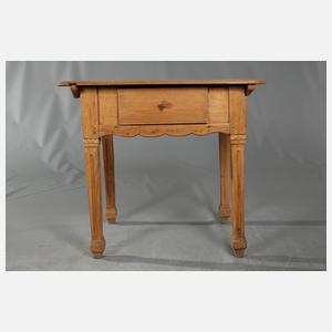 Klassizistischer Küchentisch