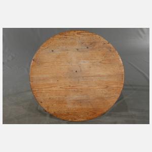 Bauerntisch und zwei Stühle