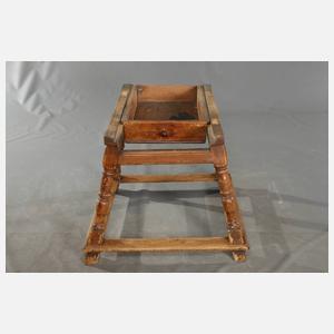 Bauerntisch und zwei Stühle