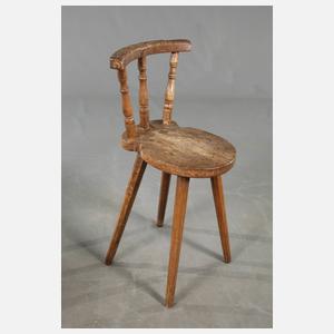 Bauerntisch und zwei Stühle