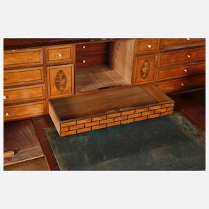 Feiner Schreibschrank