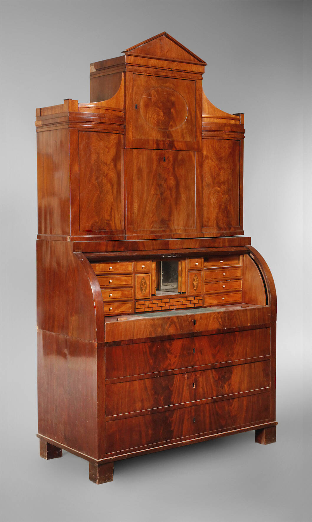 Feiner Schreibschrank