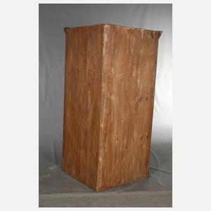 Großer Eckschrank