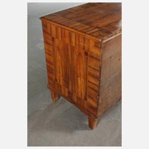 Klassizistische Kommode