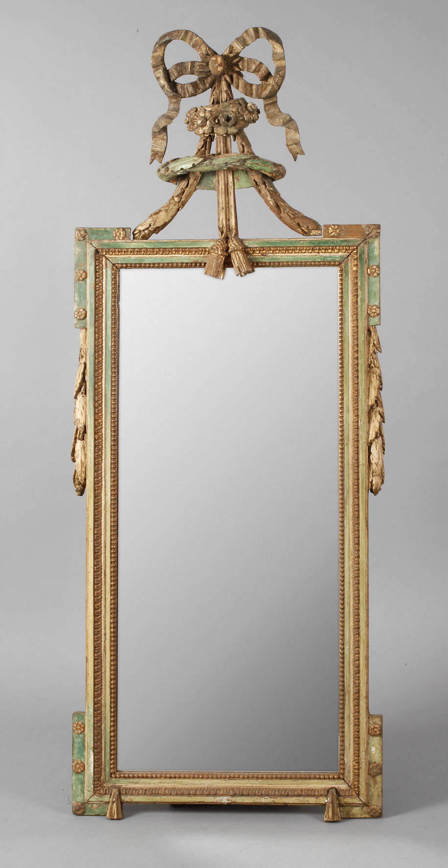 Klassizistischer Wandspiegel