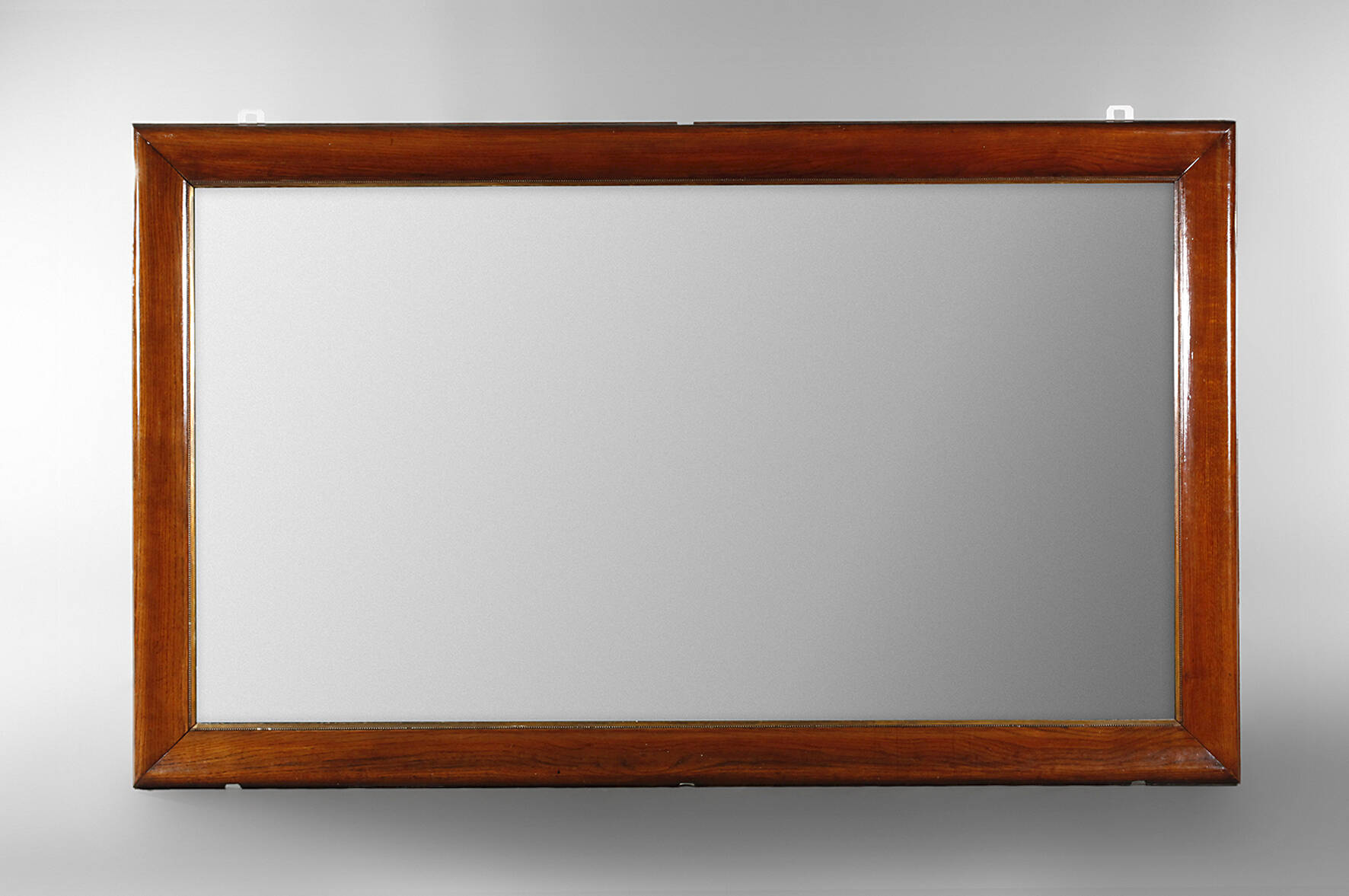 Übergroßer Hallenspiegel