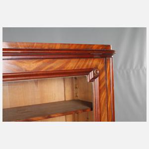 Kleine Büchervitrine