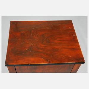 Biedermeier-Nachttisch