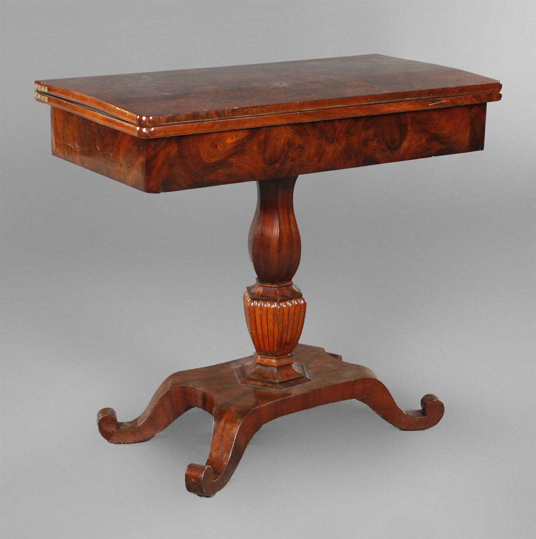 Biedermeier-Spieltisch