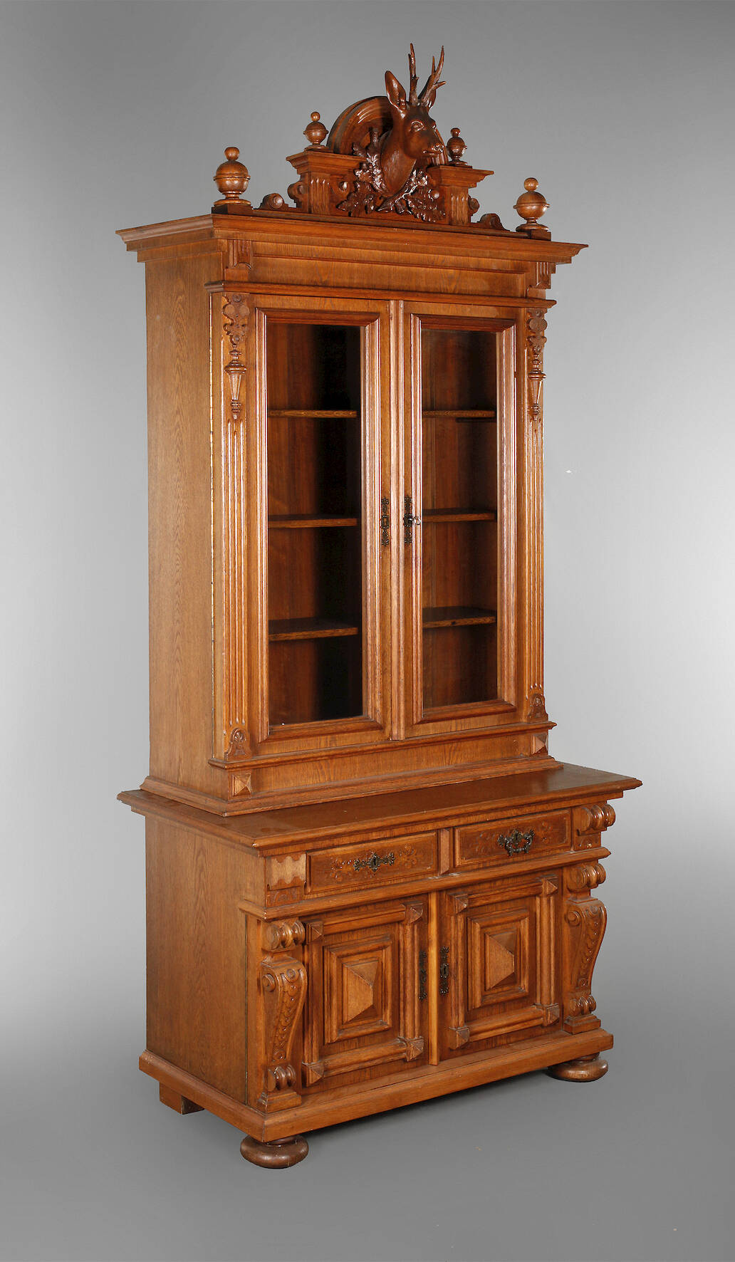 Jagdlicher Bücherschrank