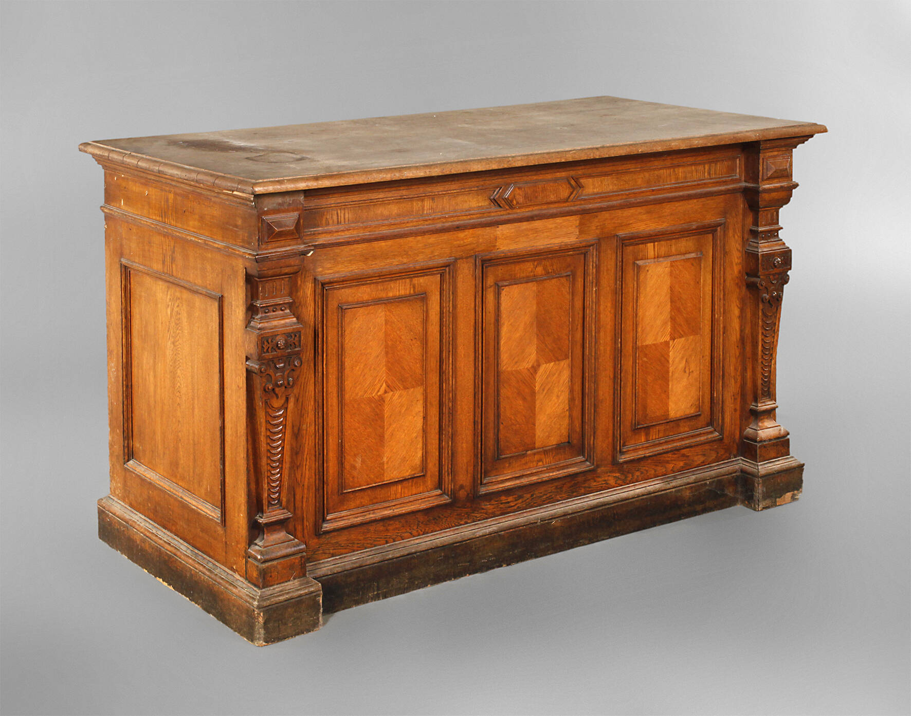 Ladentheke Historismus