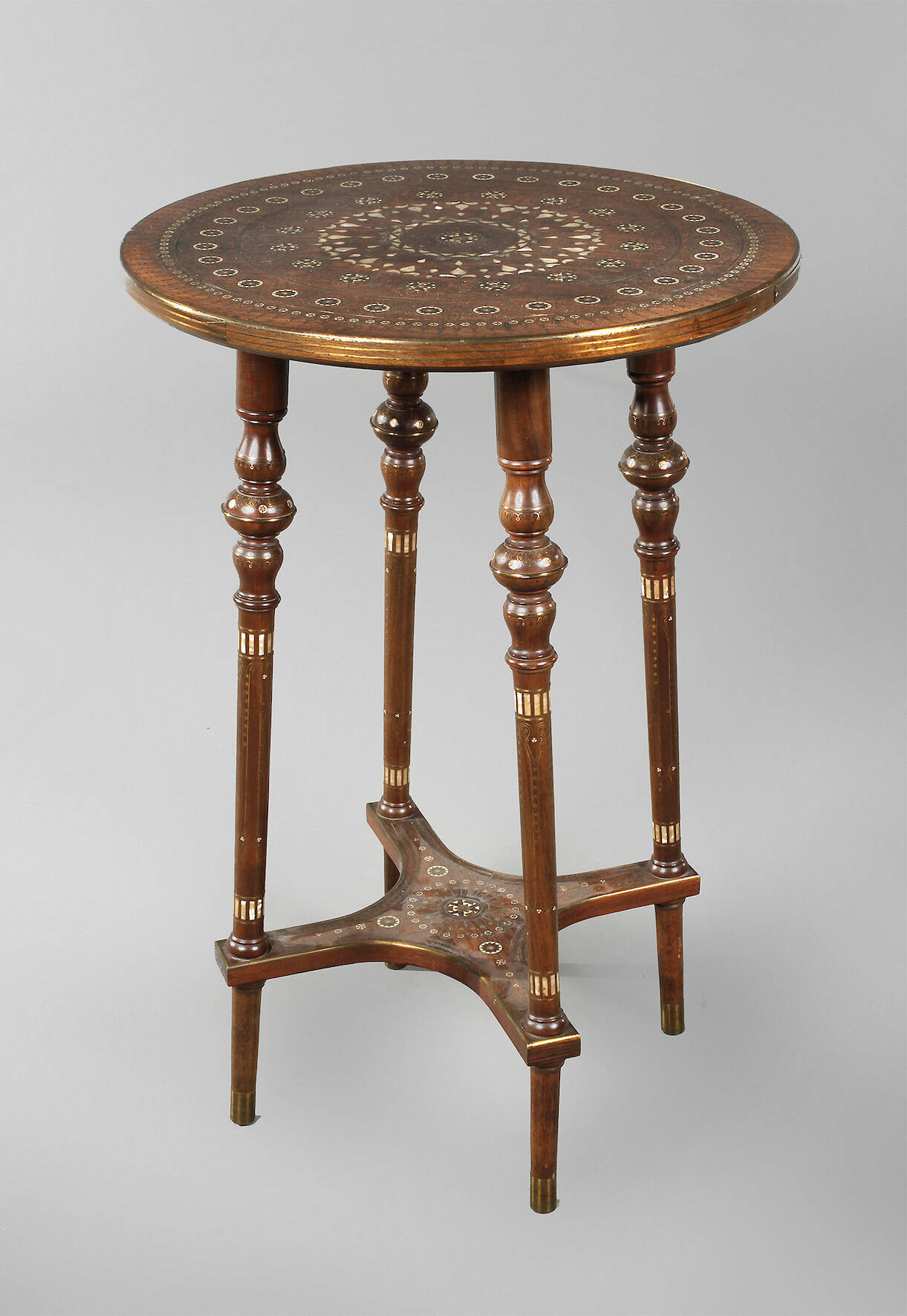 Feiner Salontisch Südtirol 1914