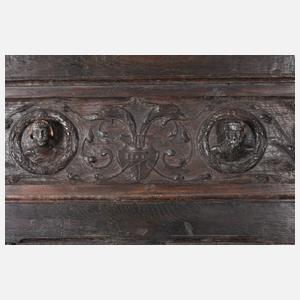 Truhenbank im Renaissancestil