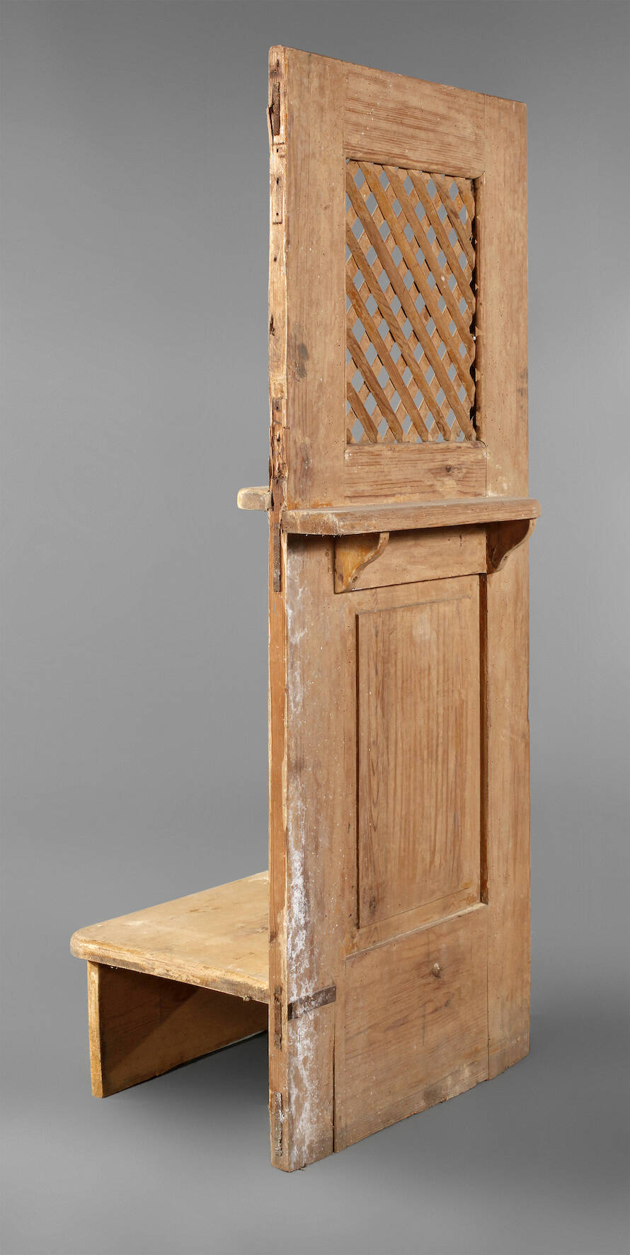 Tür eines Beichtstuhls