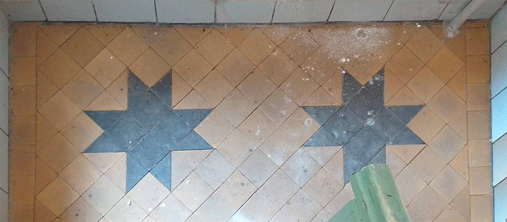 Fliesenboden Feinsteinzeug