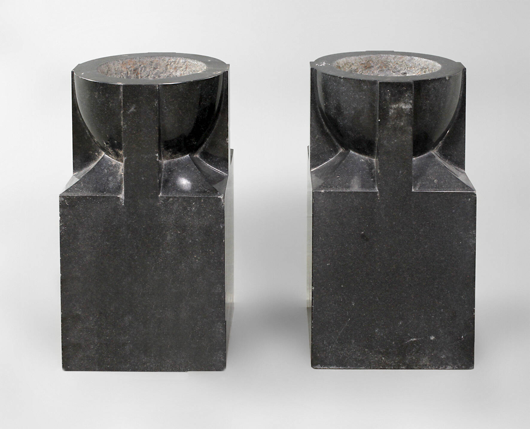 Paar Gartenvasen Jugendstil