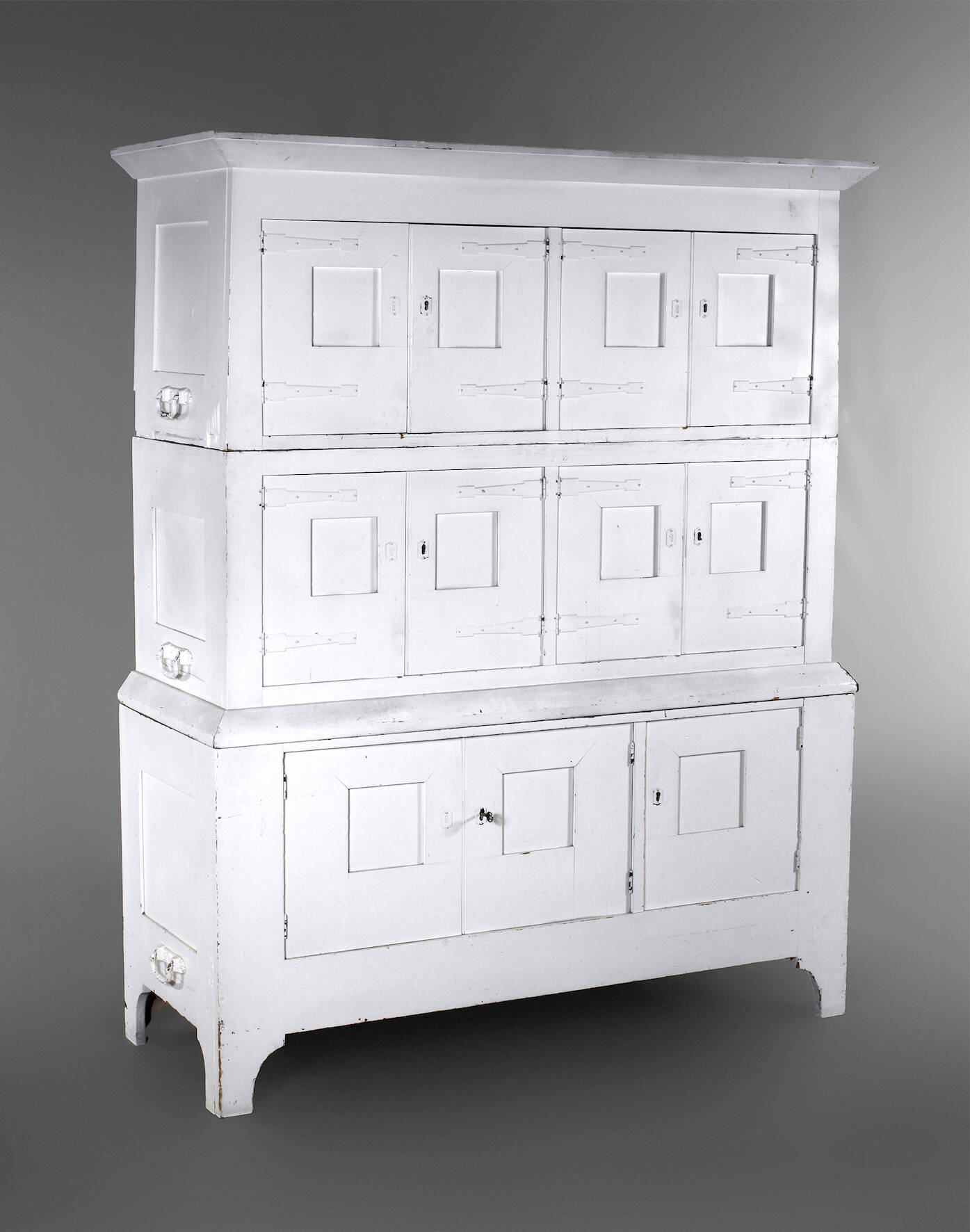 Truhenschrank Richard Riemerschmid attr.