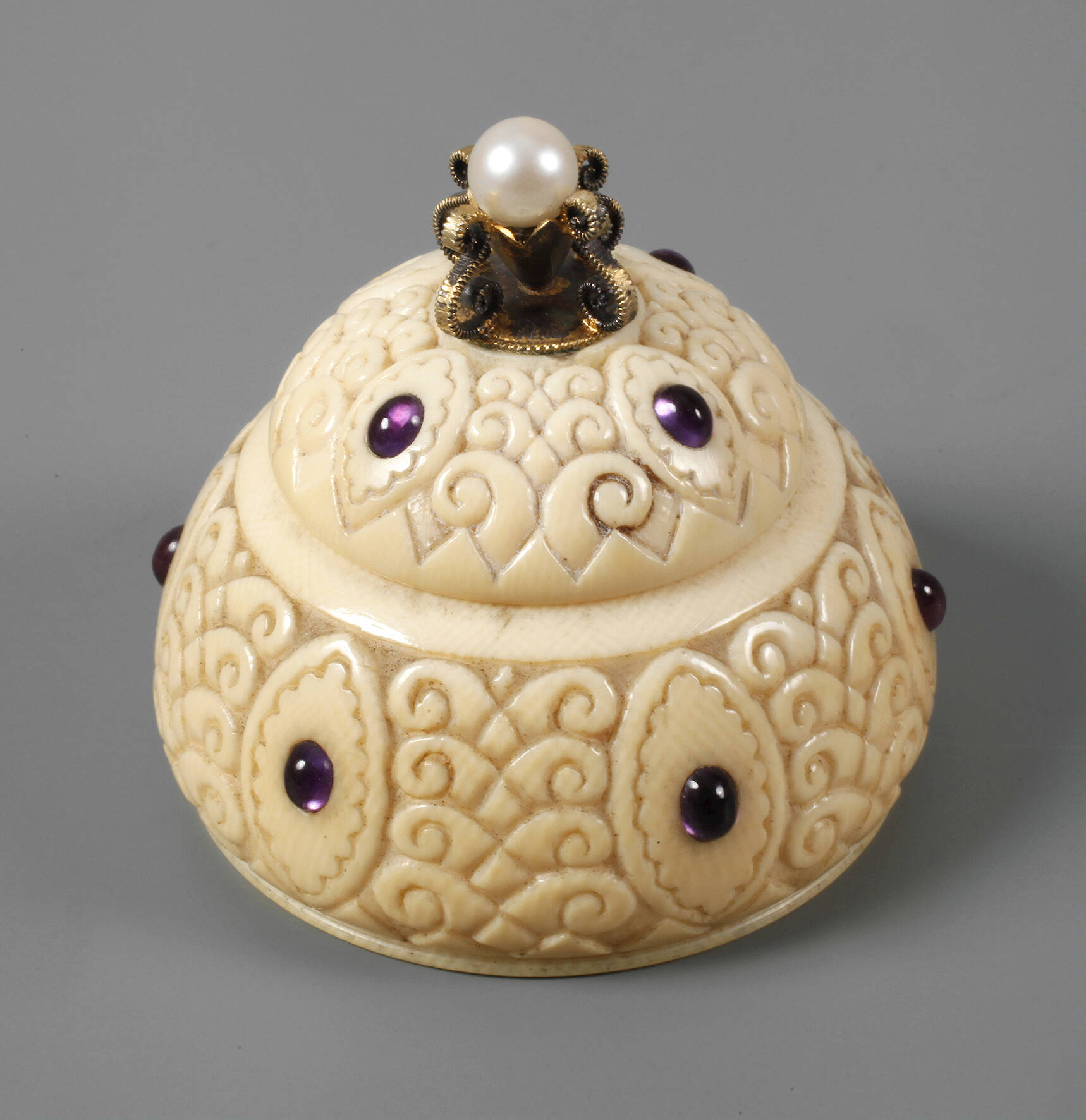 Elfenbeindose Jugendstil