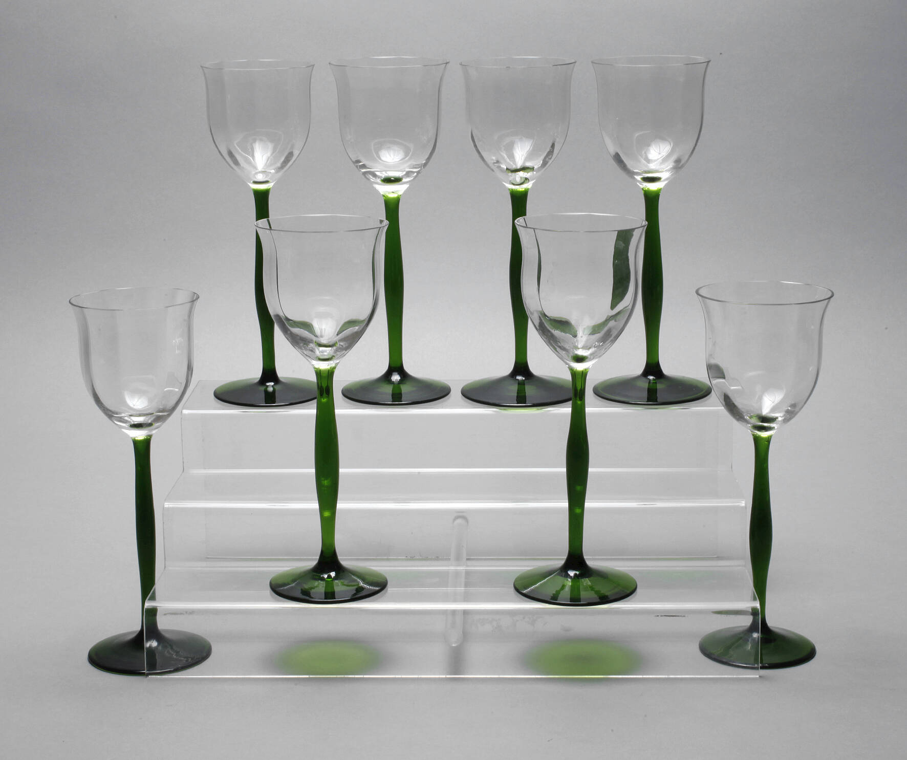 Acht Weinrömer Jugendstil