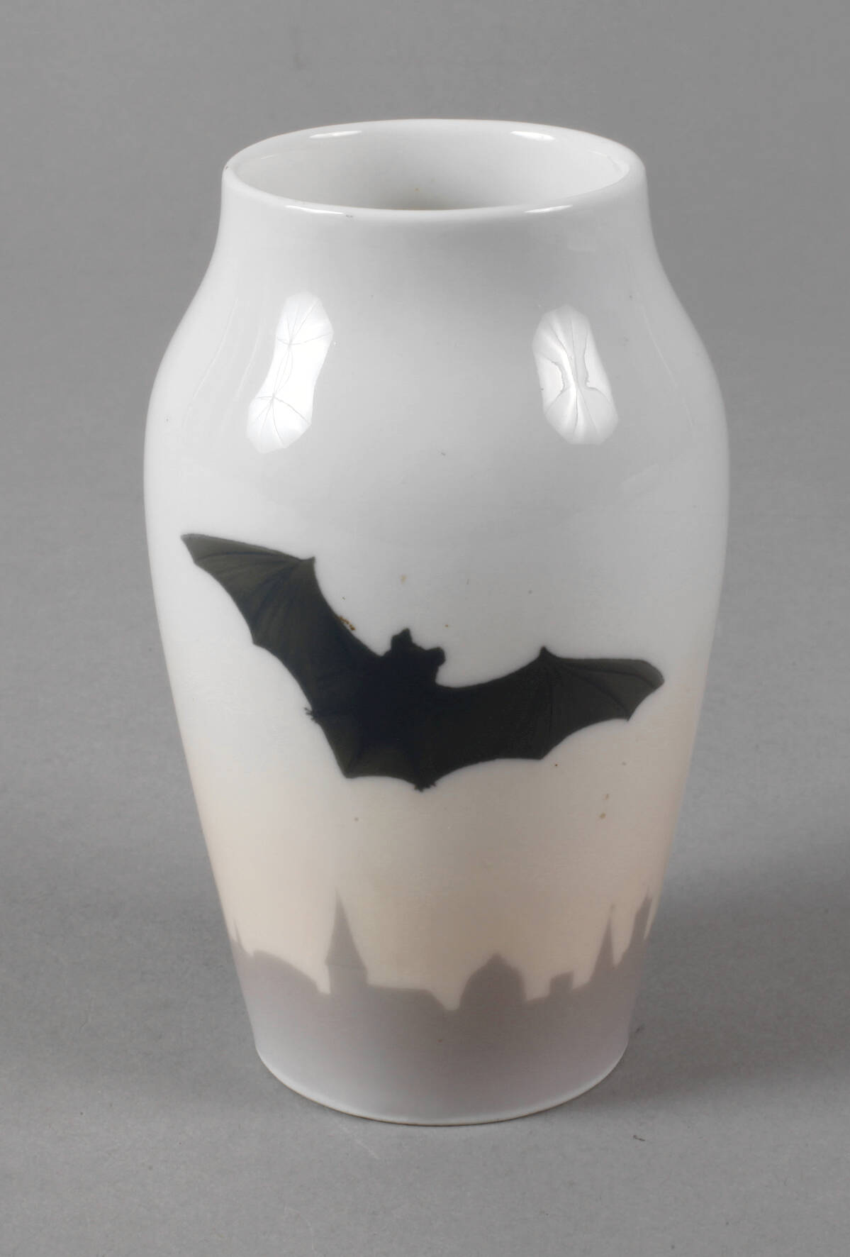 Royal Copenhagen Vase mit Fledermausmotiv