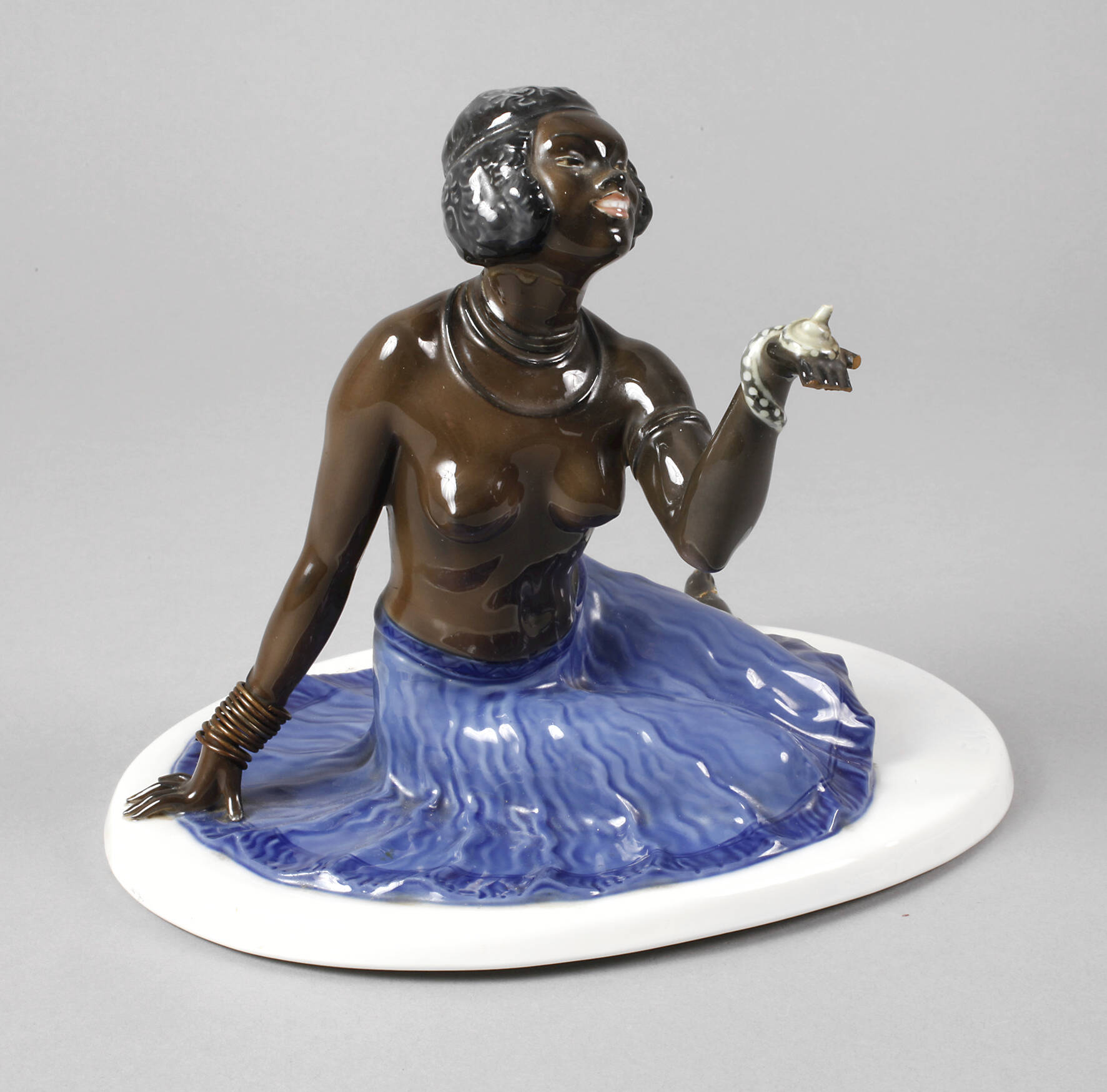 Fraureuth "Mohrin mit Schlange"