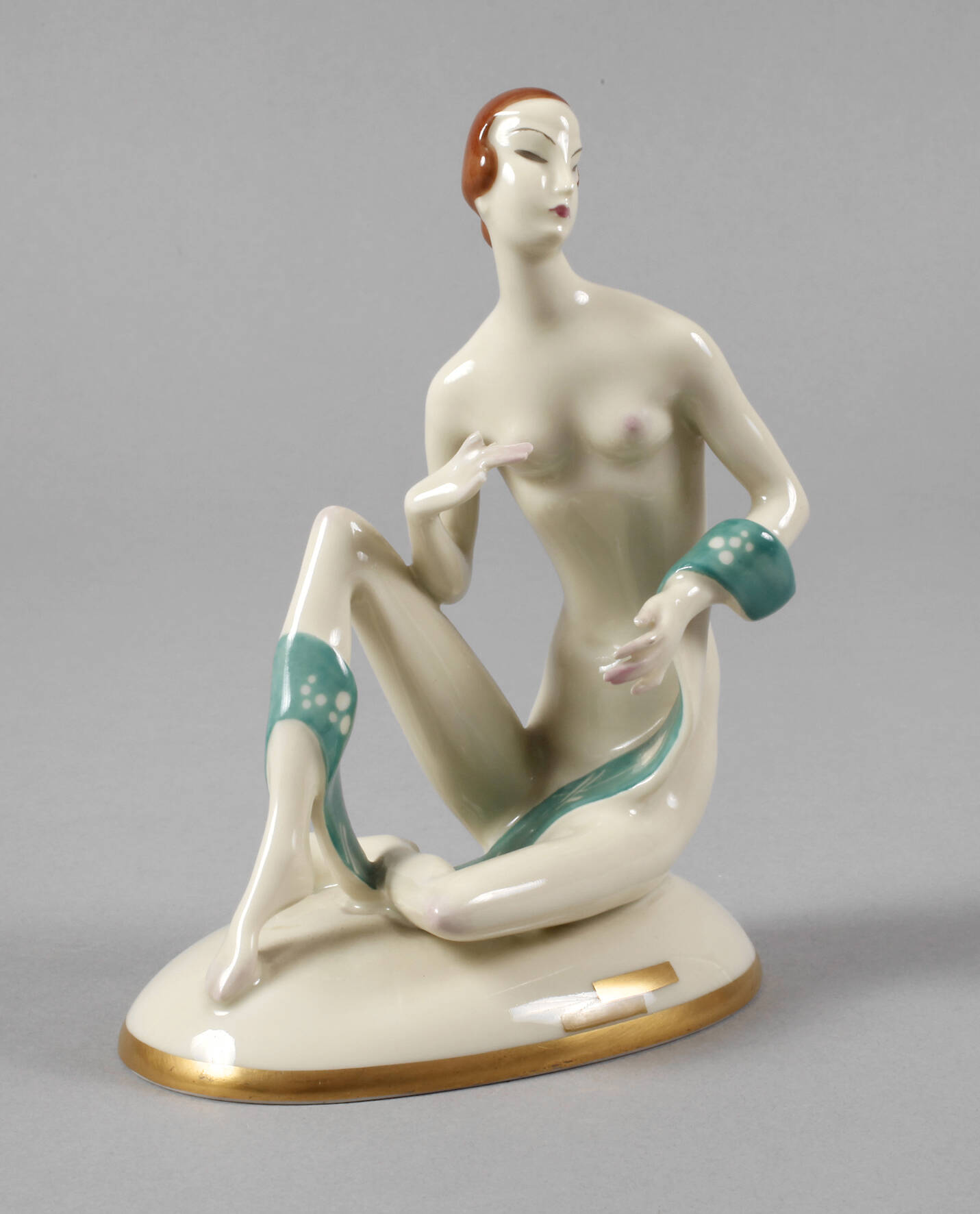 Heinrich & Co. Akt mit Tuch