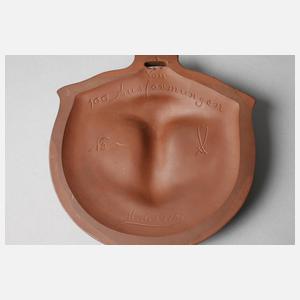 Meissen Reliefplakette mit Uhukopf