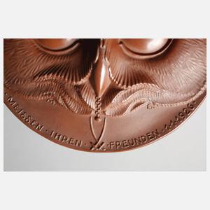 Meissen Reliefplakette mit Uhukopf