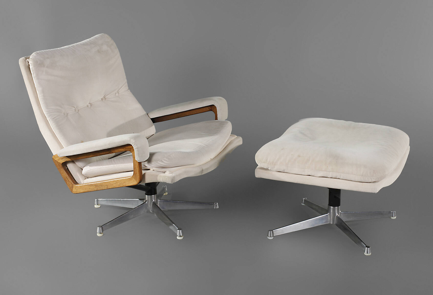 King Chair und King Pouf