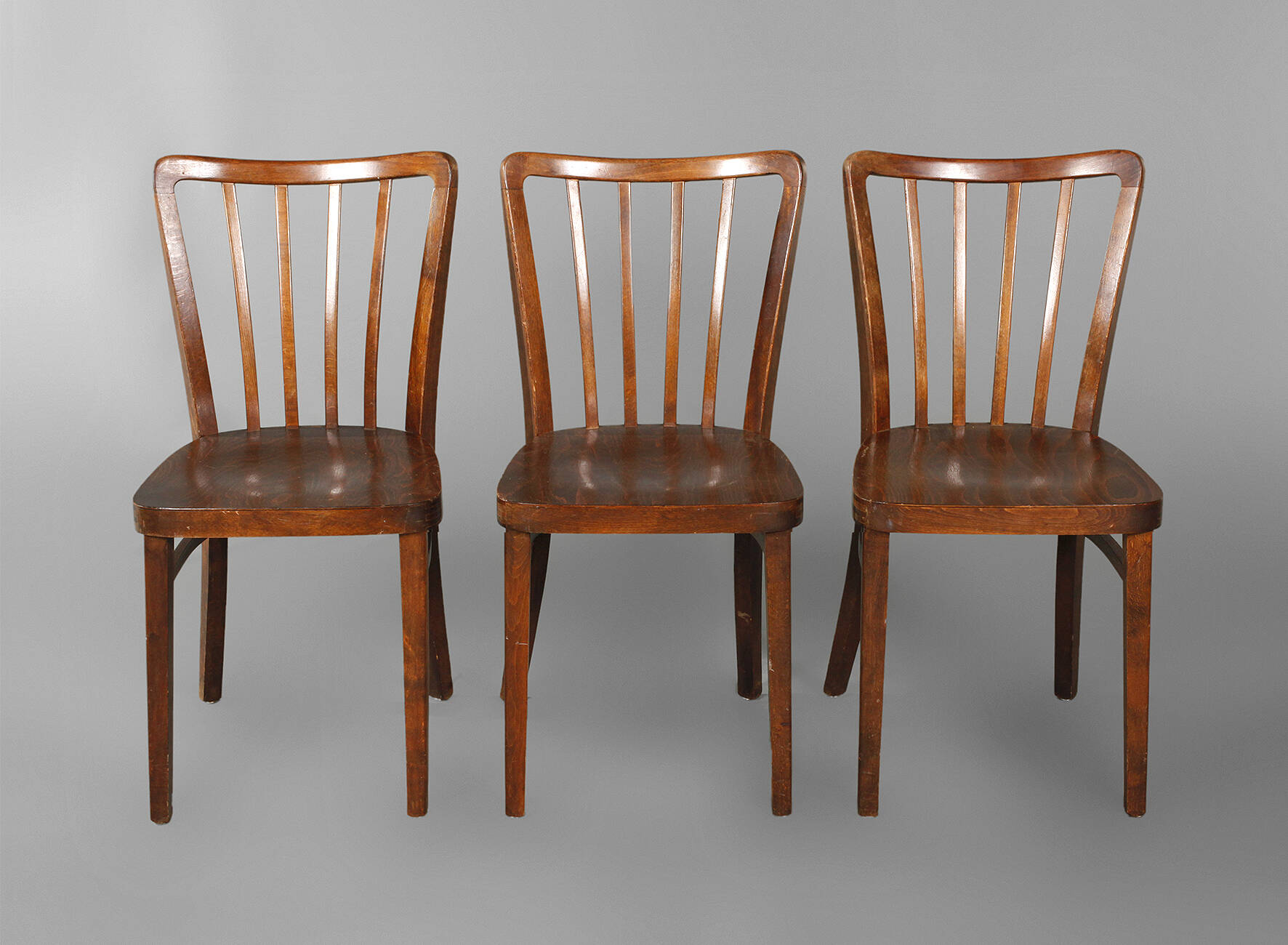 Drei Thonetstühle